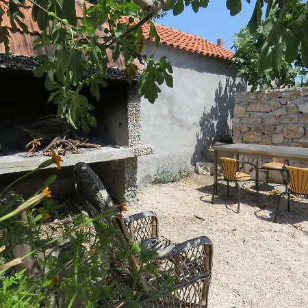 Πανσιόν Dila *